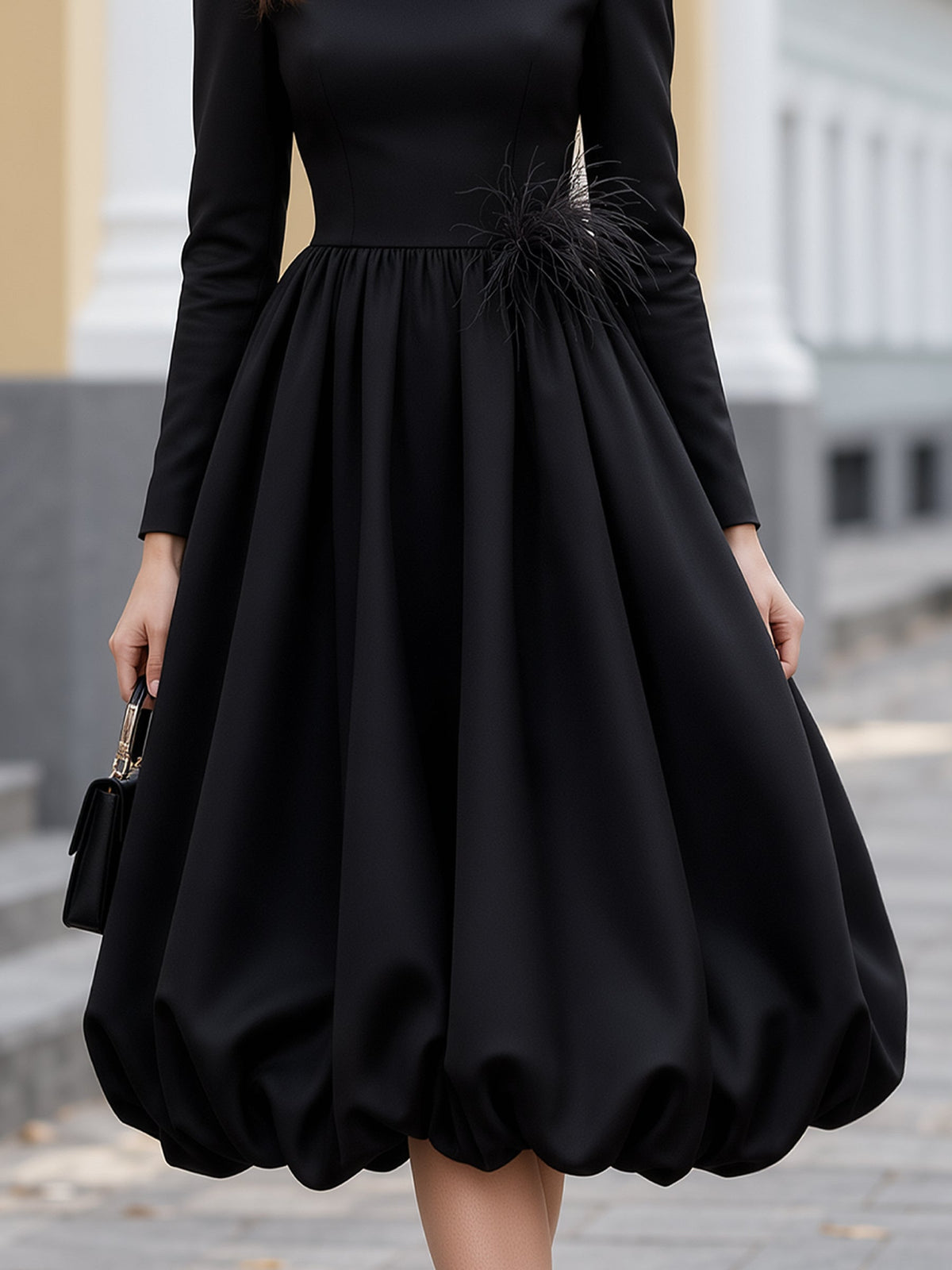 Robe midi Zafren noire à ourlet boule