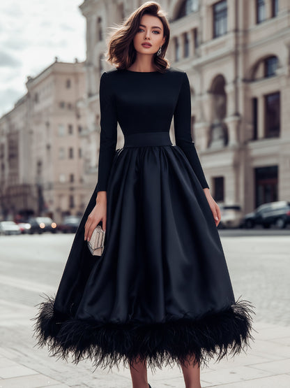 Robe midi noire à ourlet en plumes Zafren