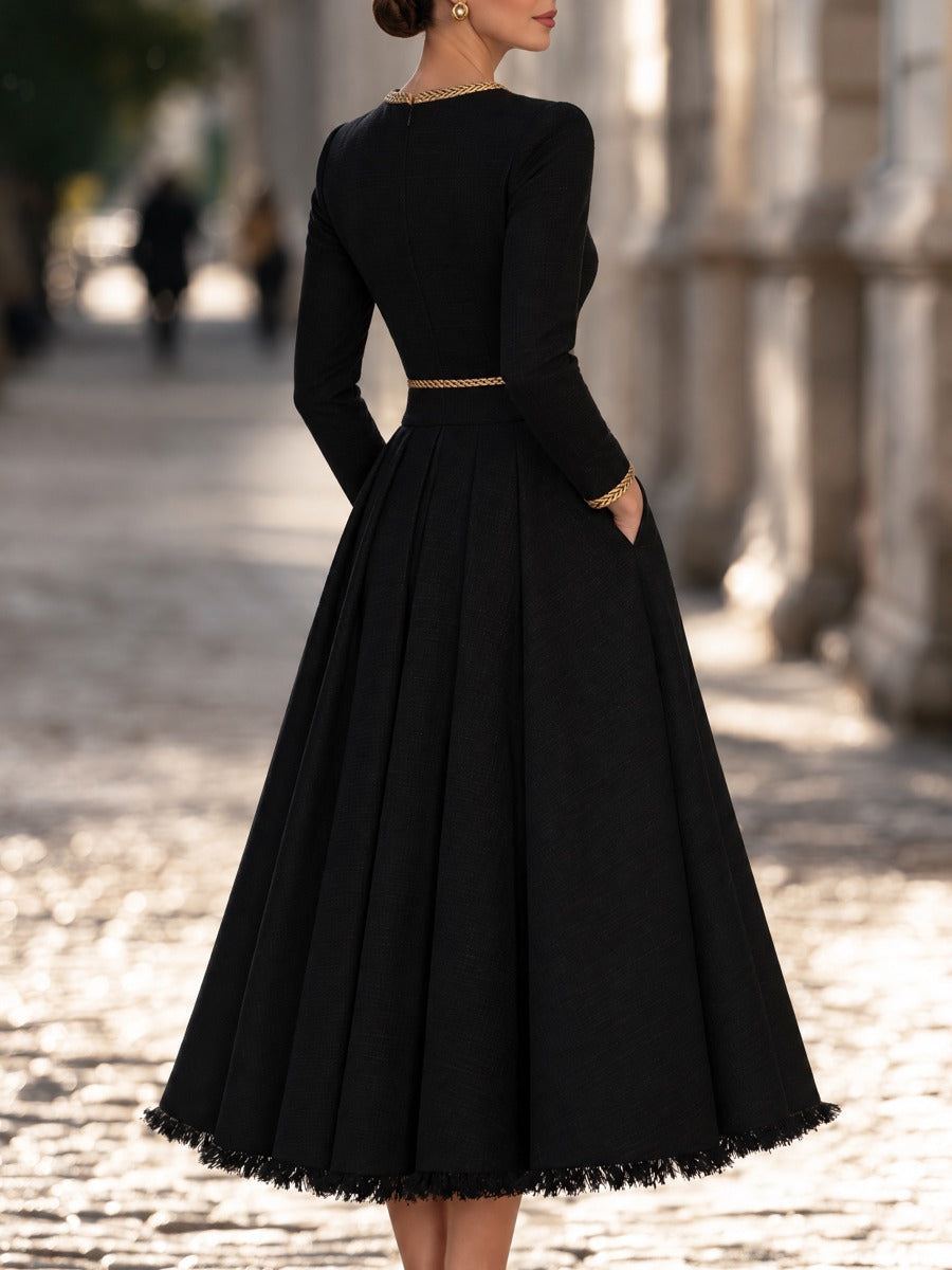 Robe Zafren noire en tweed avec bordures dorées