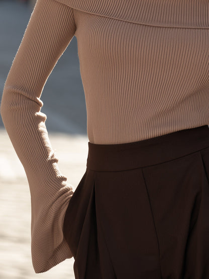 Maglione Zafren color cammello con maniche a campana risvoltate