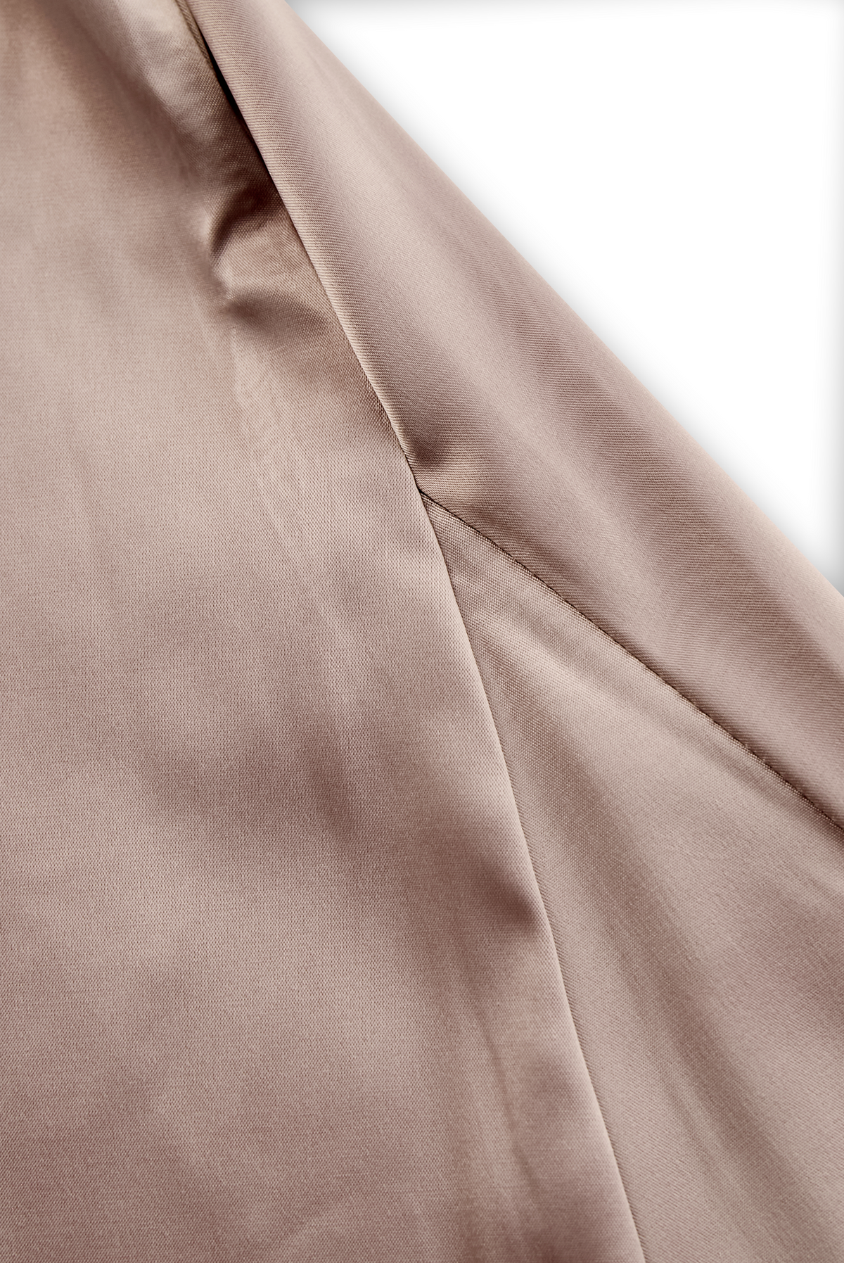 Zafren Szampańska satynowa suknia na jedno ramię