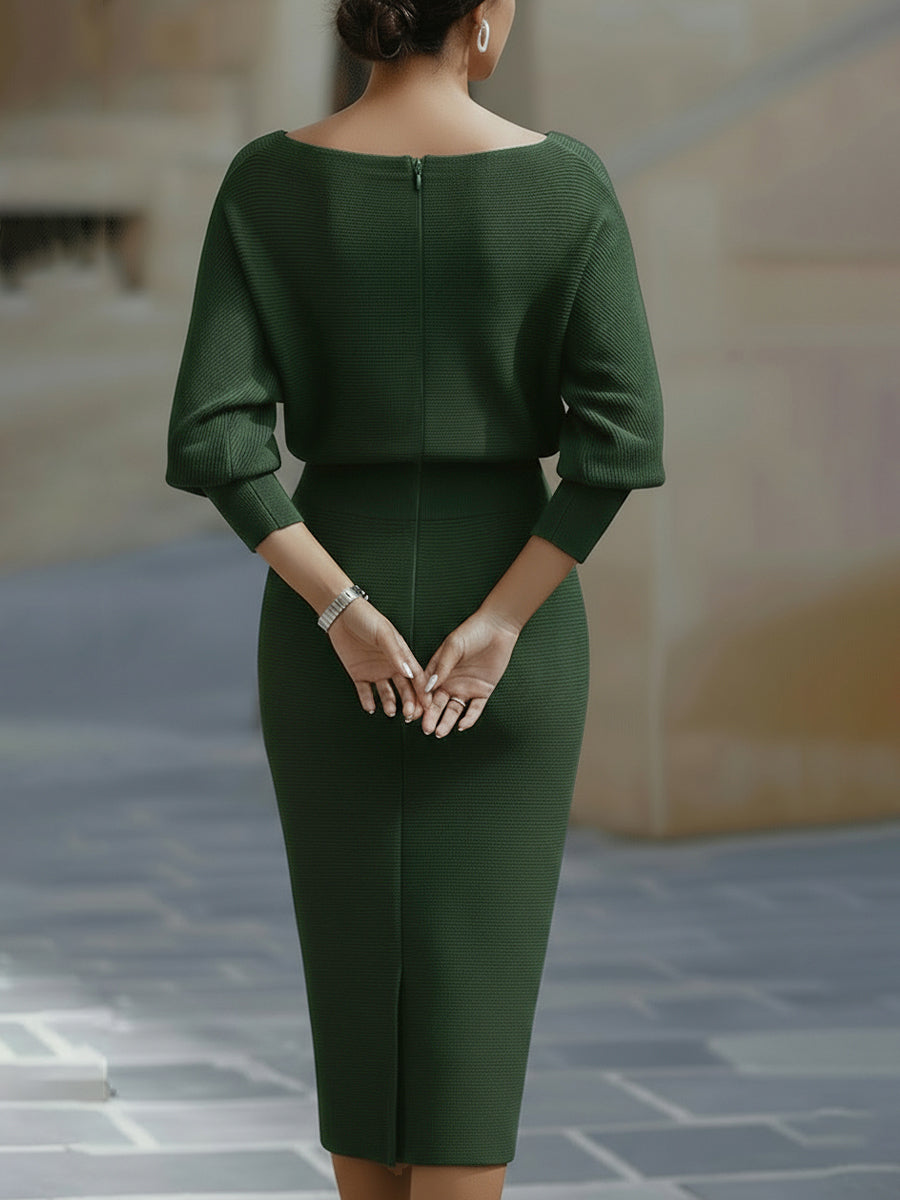Zafren pieštuko silueto suknelė su gaubta iškirpte ir plačiomis rankovėmis