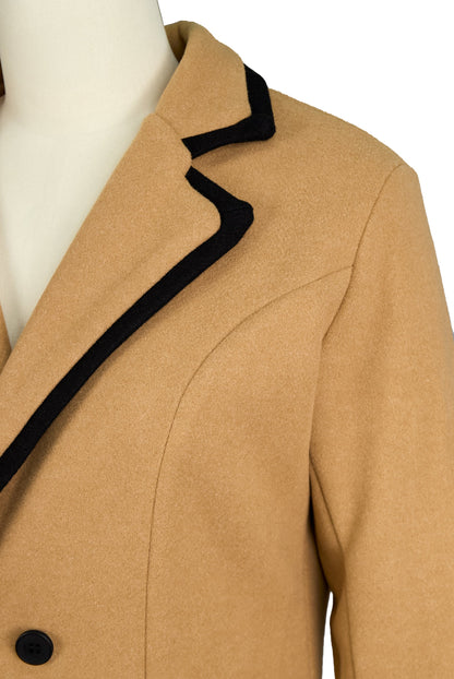 Cappotto Zafren doppiopetto con profili a contrasto
