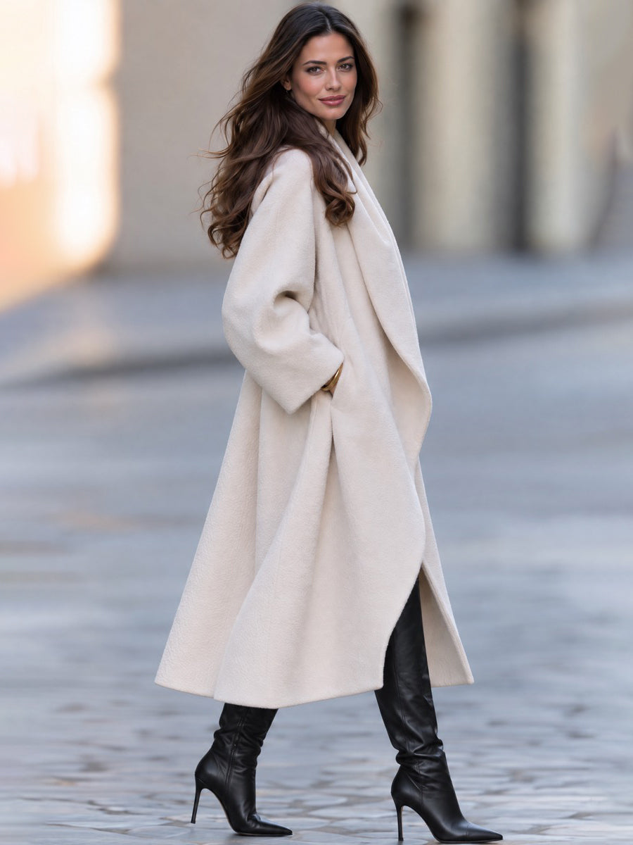 Cappotto Zafren oversize color avorio con collo a scialle
