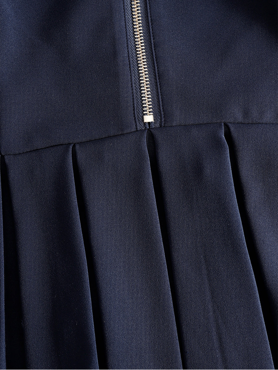 Robe Zafren bleu marine à plis et fermeture éclair sur le devant