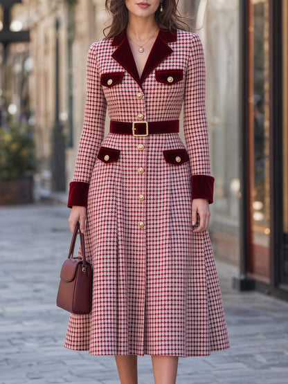 Robe Zafren rouge à motif pied-de-poule et bordures en velours