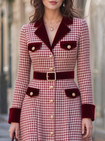 Robe Zafren rouge à motif pied-de-poule et bordures en velours