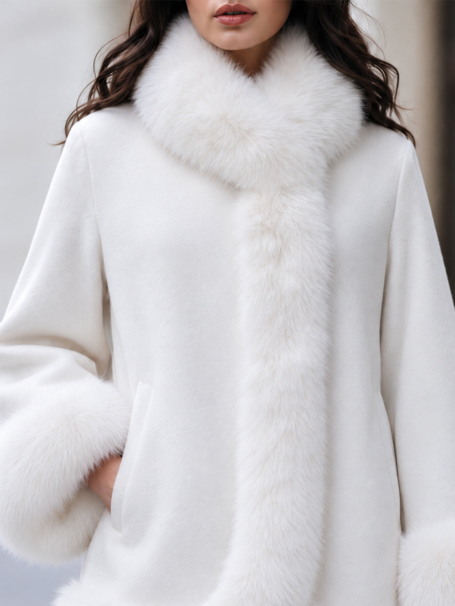 Cappotto avvolgente Zafren bianco in finta pelliccia