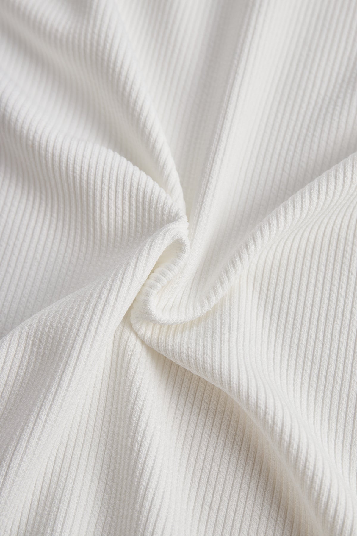 Robe patineuse Zafren blanche côtelée et plissée